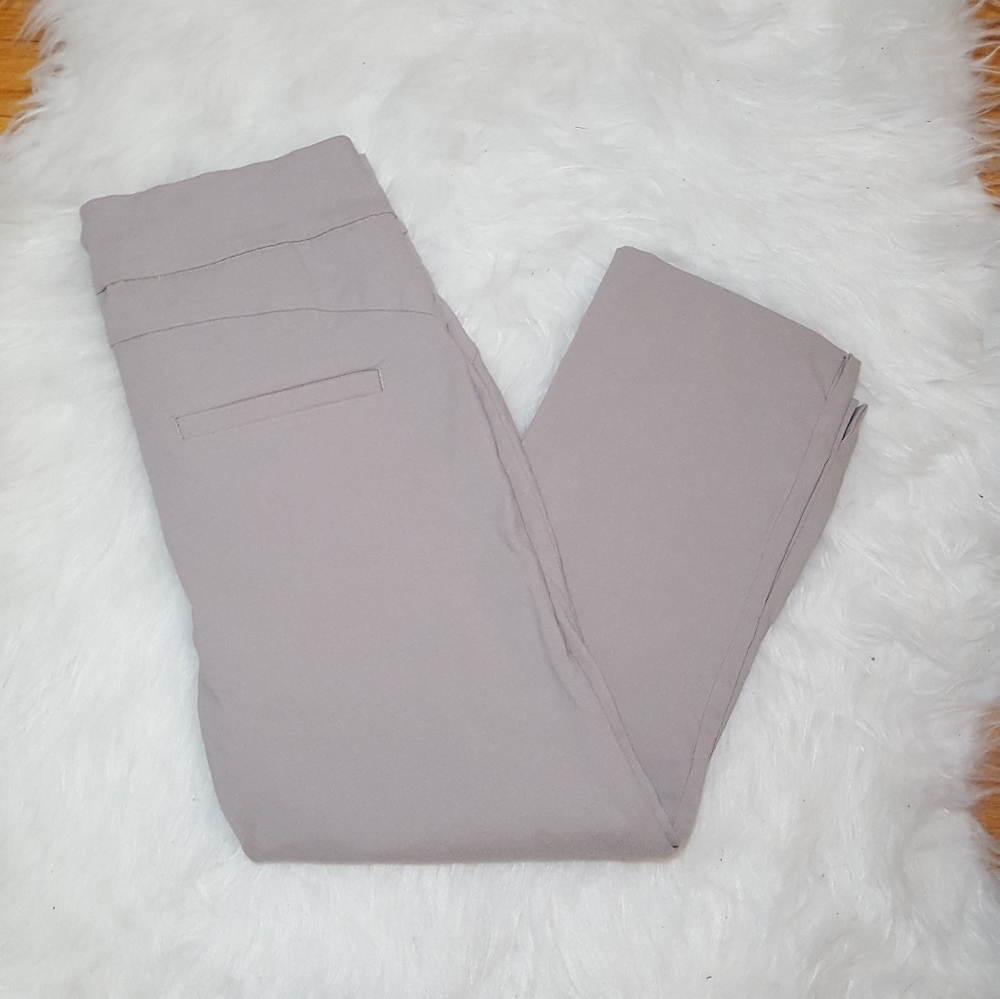 RW&Co Modern Stretch Cropped Legging